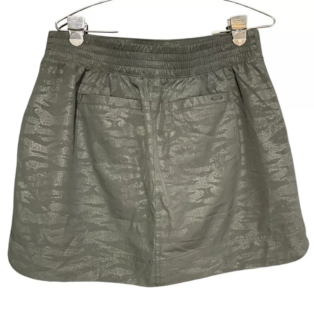Orvis Travel Skort Skirt W/ Shorts Stretch Fabric Green Camo Women's Size Small